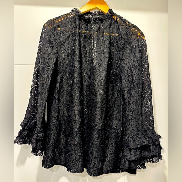 Lace blouse. - Picture 1 of 4